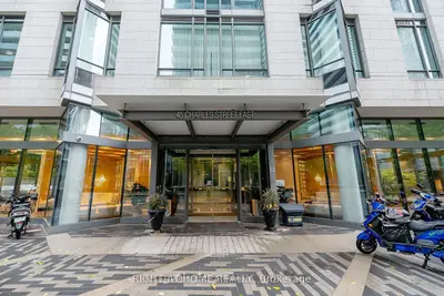 45 Charles Street E 4712, Toronto C08, On M4y 0b8