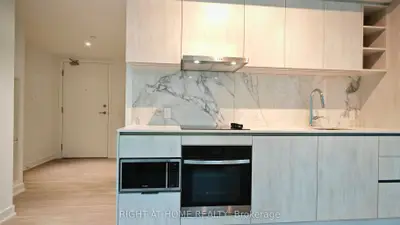 8 Wellesley Street W 1216, Toronto C01, On M4y 0j5