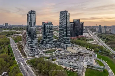 10 Inn On The Park Drive 110, Toronto C13, On M3c 0p9