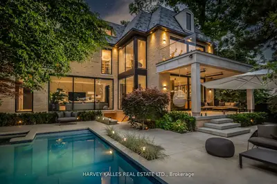 5 Dewbourne Avenue, Toronto, On M5p 1z1
