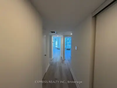 38 Elm Street 2408, Toronto C01, On M5g 2k5