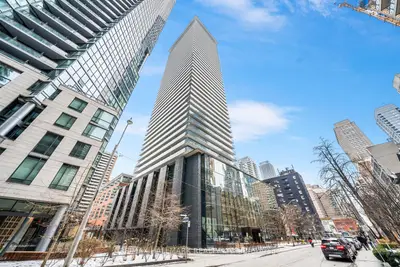 33 Charles Street E 2908, Toronto C08, On M4y 0a2