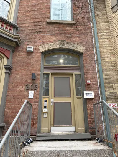 215 Jarvis Street 4, Toronto C08, On M5b 2c1