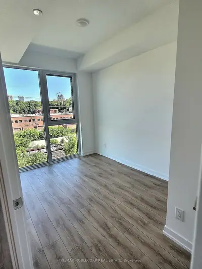 500 Dupont Street 509, Toronto C02, On M6g 0b8