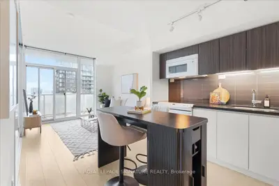 75 Queens Wharf Road 3011, Toronto C01, On M5v 0j8