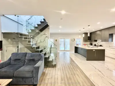 94 Sultana Avenue, Toronto C04, On M6a 1t3