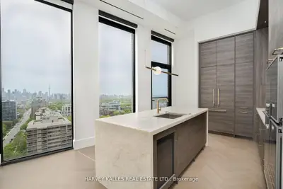 215 Lonsdale Road 2002, Toronto C03, On M4v 1w7