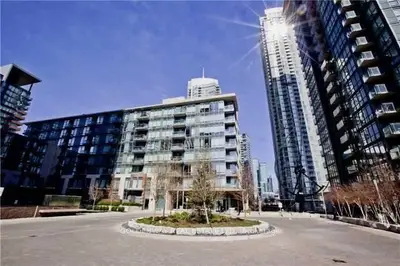 15 Brunel Court 617, Toronto C01, On M5v 3y6
