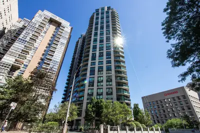 300 Bloor Street E 912, Toronto C09, On M4w 3y2