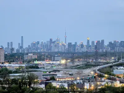 5 Quarrington Lane 2209, Toronto C13, On M3c 1h7