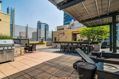 11 St Joseph Street 604, Toronto C01, On M4y 3g4