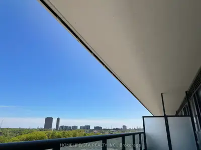 10 Inn On The Park Drive 806, Toronto C13, On M3c 0p9