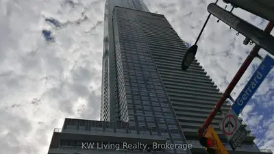 386 Yonge Street 1814, Toronto C01, On M5b 0a5