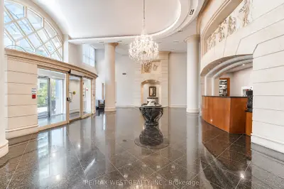 23 Lorraine Drive 2105, Toronto, On M2n 6z6
