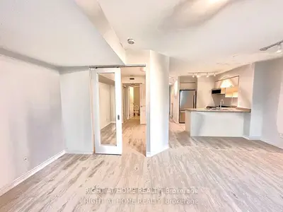18 Yonge Street 1514, Toronto C01, On M5e 1z8