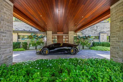 7 Oxbow Road, Toronto, On M3b 1z9