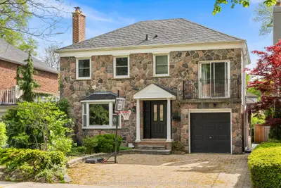 27 Southlea Avenue, Toronto C11, On M4g 3l8