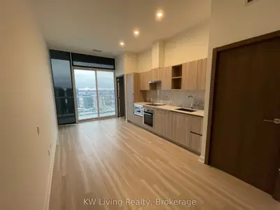 19 Bathurst Street 4202, Toronto, On M5v 0n2
