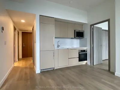38 Widmer Street 2208, Toronto, On M5v 2e9