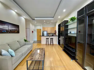 8 Wellesley Street E 1006, Toronto C08, On M4y 3b2
