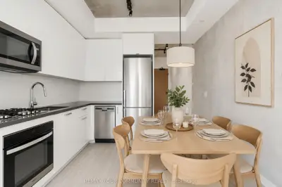 195 Mccaul Street 1209, Toronto C01, On M5t 0e5