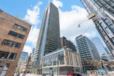 33 Lombard Street 2509, Toronto C08, On M5c 3h8