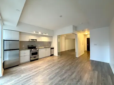 31 Phipps Street R507, Toronto C01, On M4y 0e5