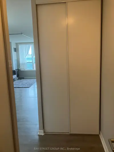 284 Bloor Street W 902, Toronto C02, On M5s 3b8
