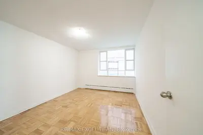 77 Erskine Avenue M9, Toronto C10, On M4p 1y5