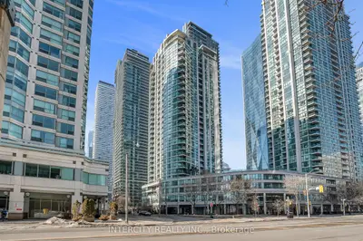 12 Yonge Street 1010, Toronto C01, On M5e 1z9