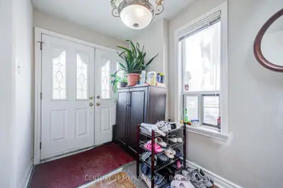 211 Bellwoods Avenue, Toronto, On M6j 2r2