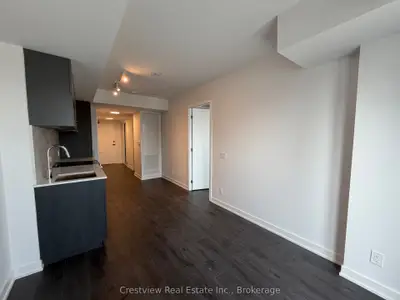 100 Queen Street E 1105, Toronto C08, On M5c 0b5