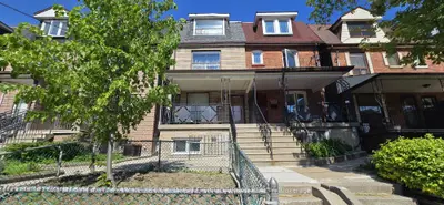 237 Montrose Avenue Main, Toronto C01, On M6g 3g6