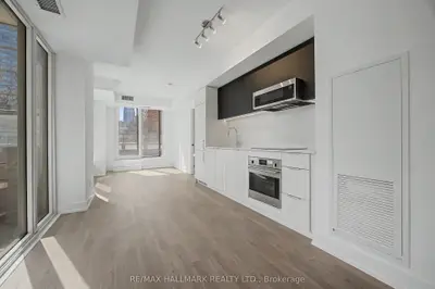 308 Jarvis Street 403, Toronto C08, On M5b 0e3
