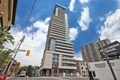 181 Bedford Road 808, Toronto C02, On M5r 1j8