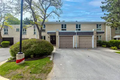 #50 27 Proudbank Millway, Toronto C12, On, M2l 1p3