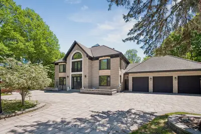 59 Hi Mount Drive, Toronto, On M2k 1x3