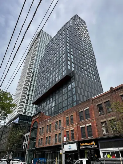 100 Queen Street E 1515, Toronto C08, On M5c 0b5