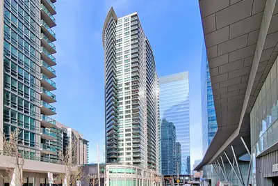 30 Grand Trunk Crescent 901, Toronto C01, On M5j 3a4