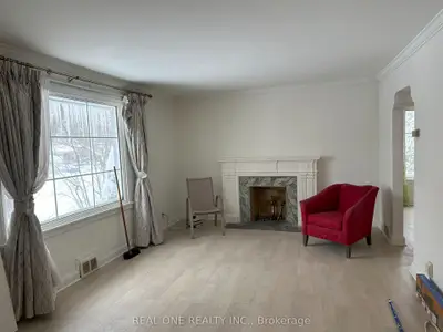 22 Pleasant View Drive, Toronto, On M2j 3p5