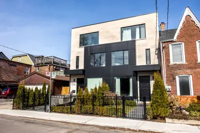 102 Ulster Street, Toronto, On M5s 1g1