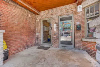 460 College Street, Toronto, On M6g 1a1