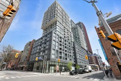 158 Front Street E 1018, Toronto C08, On M5a 0k9