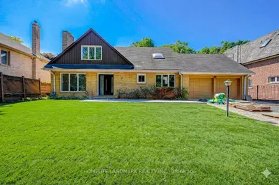 7 Knightswood Road, Toronto C12, On M4n 2g9