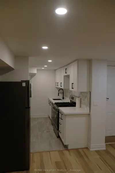 118 Sackville Street Lower, Toronto C08, On M5a 3e7