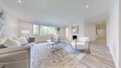 15 Farrington Drive, Toronto, On M2l 2b4