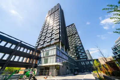 1 Quarrington Lane 3704, Toronto C13, On M3c 0s4