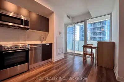 42 Charles Street E 2803, Toronto C08, On M4y 1n3