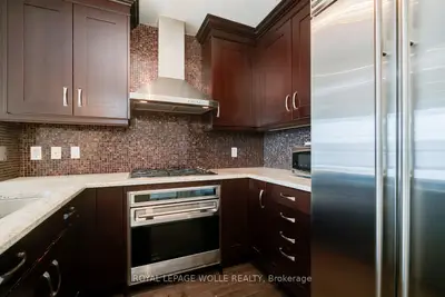 1717 Avenue Road 307, Toronto C04, On M5m 0a2