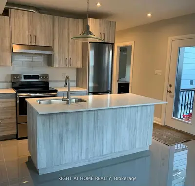 31 Alma Avenue 1, Toronto C01, On M6j 1n2